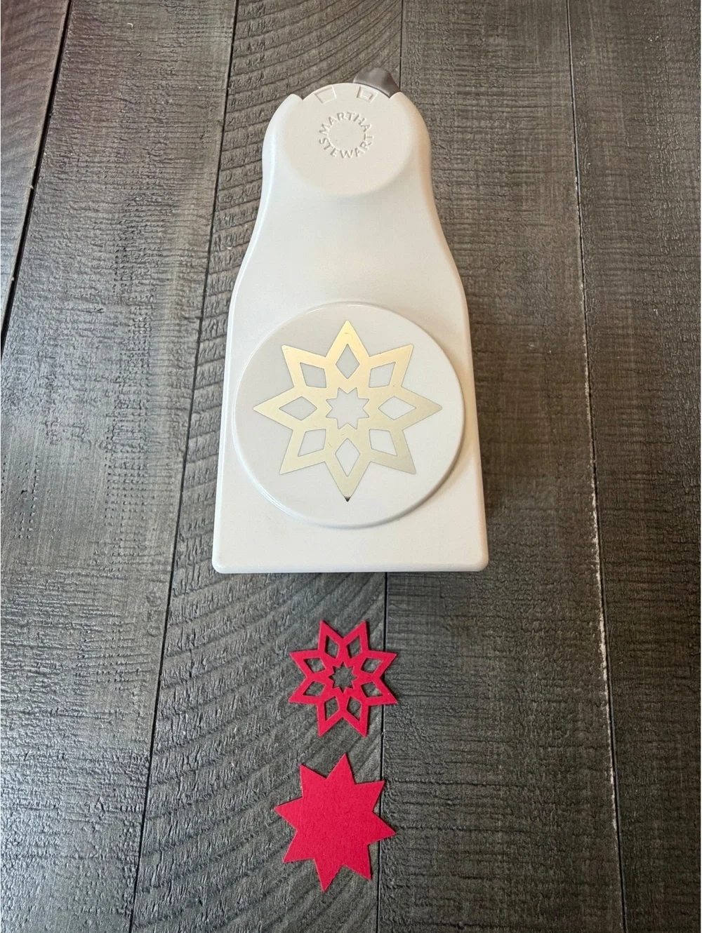 Martha Stewart Geometric Star Layering 2 in 1 Shape Punch
